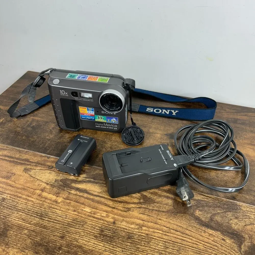 Sony Digital Camera Mavica MVC-FD73 0.4MP Silver Battery Charger WORKING